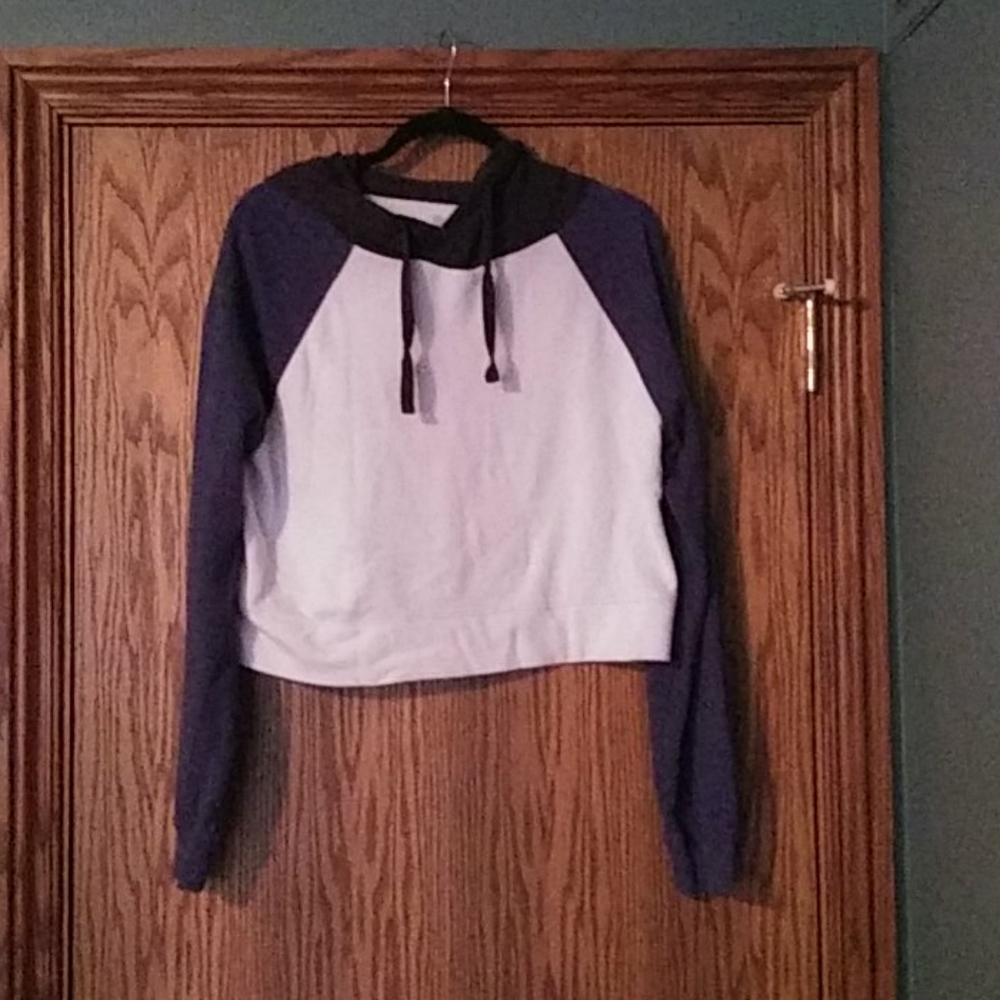 Women's The Lounge Life Cropped Hoodie